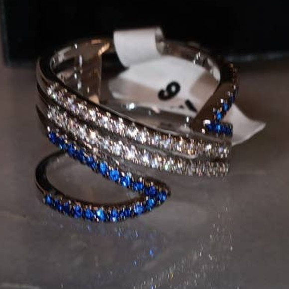 Women's White Gold Rhodium Plated Cubic Zirconia Size 6 Designer Ring - Picture 4 of 5